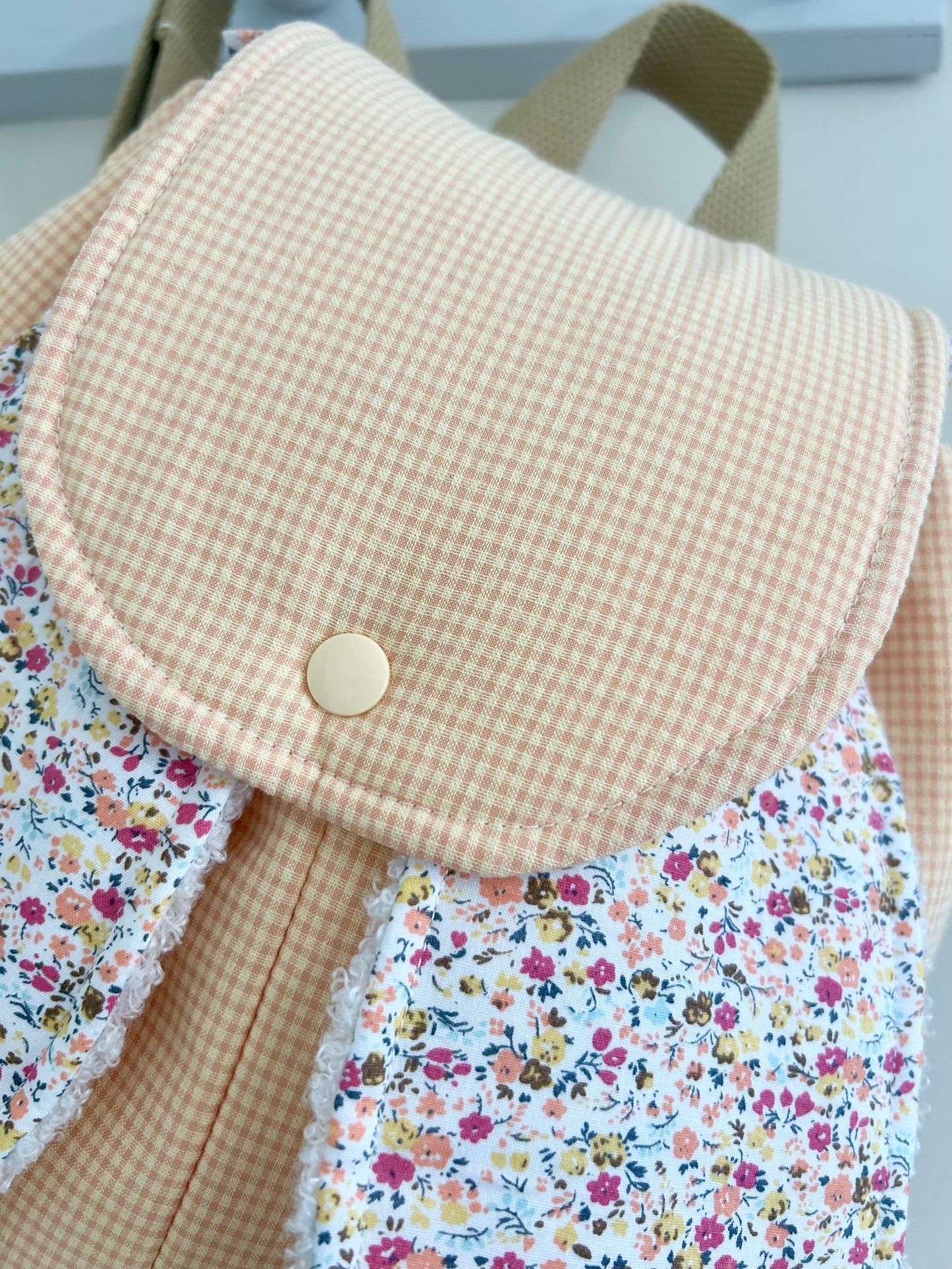 Mochila infantil conejito - Cuadros Vichy Amarillo y flores.