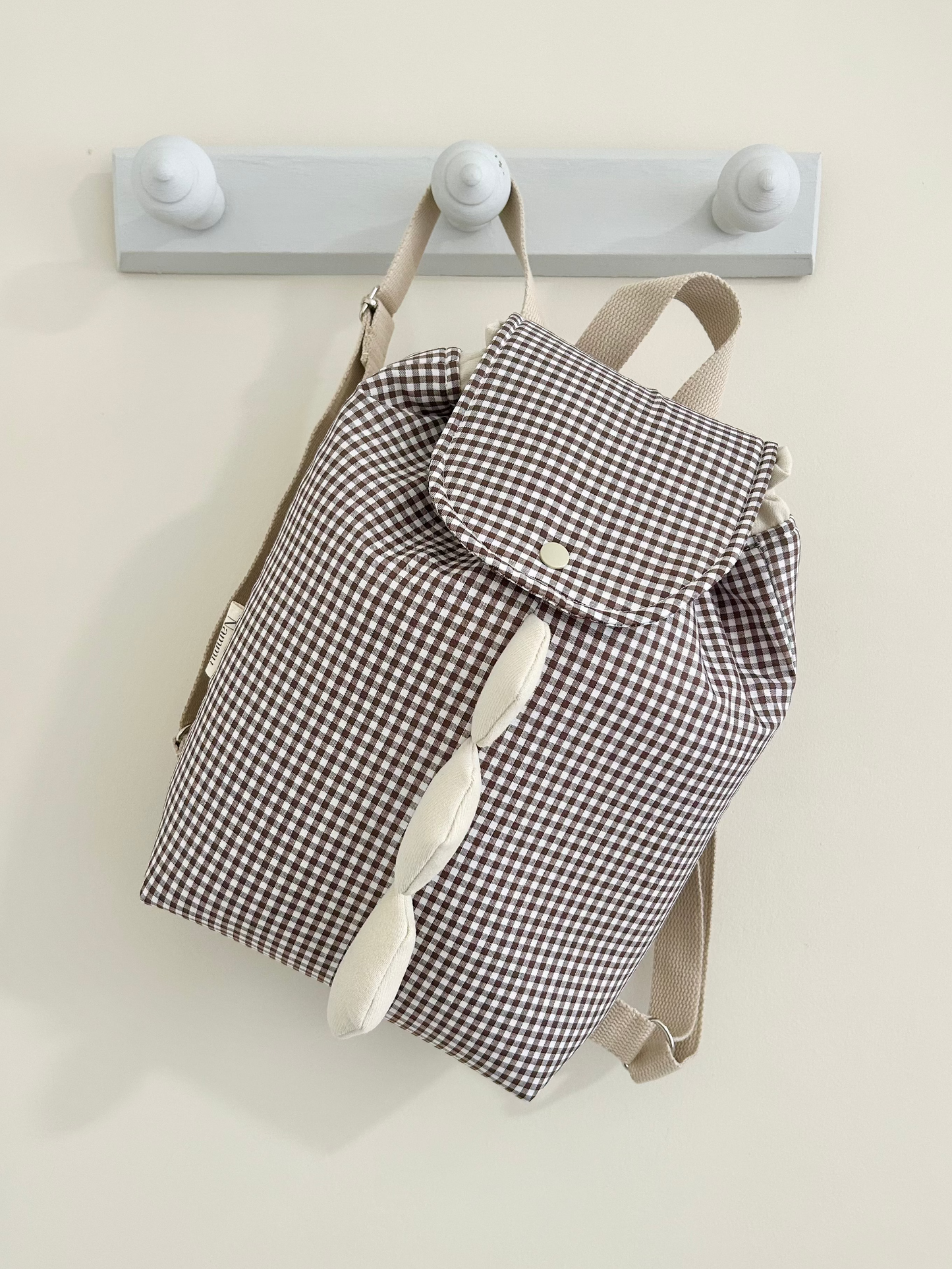 Mochila infantil Dino - cuadros vichy marrón chocolate / beige