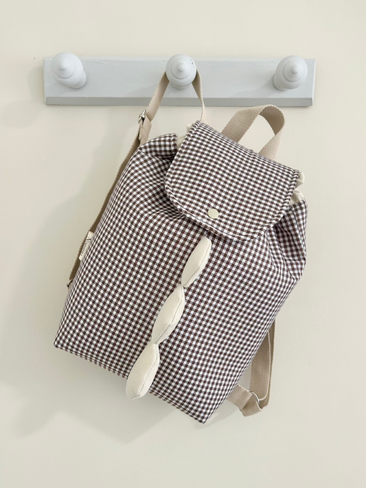 Mochila infantil Dino - cuadros vichy marrón chocolate / beige