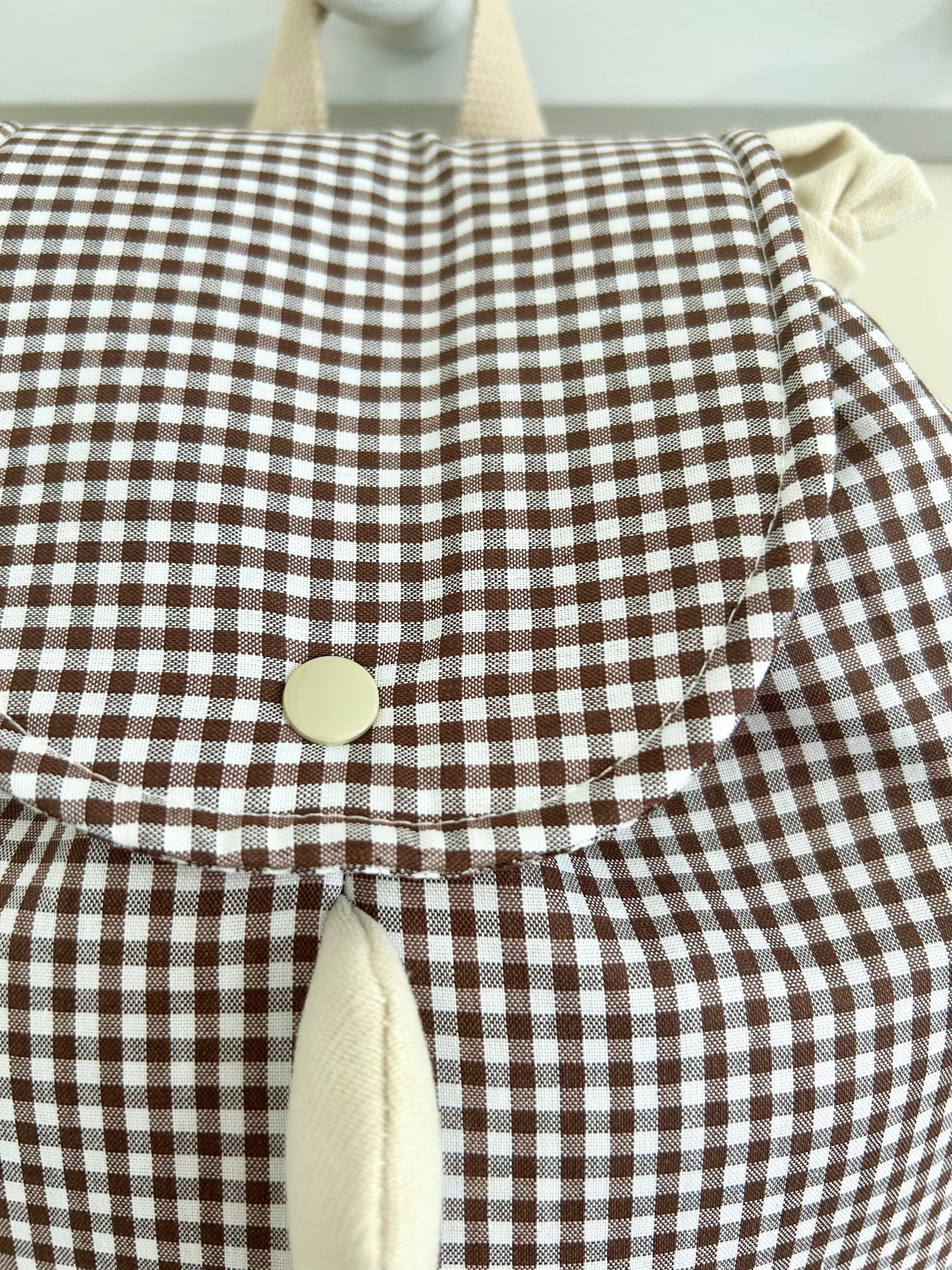 Mochila infantil Dino - cuadros vichy marrón chocolate / beige