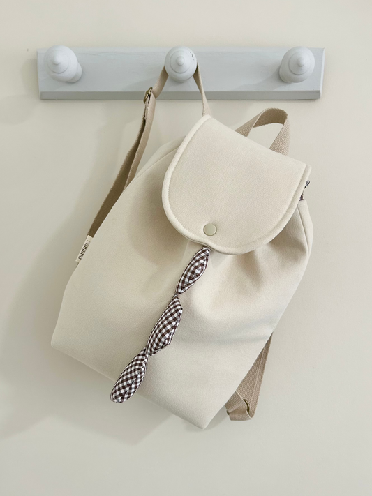 Mochila infantil Dino - beige / cuadros vichy marrón chocolate.