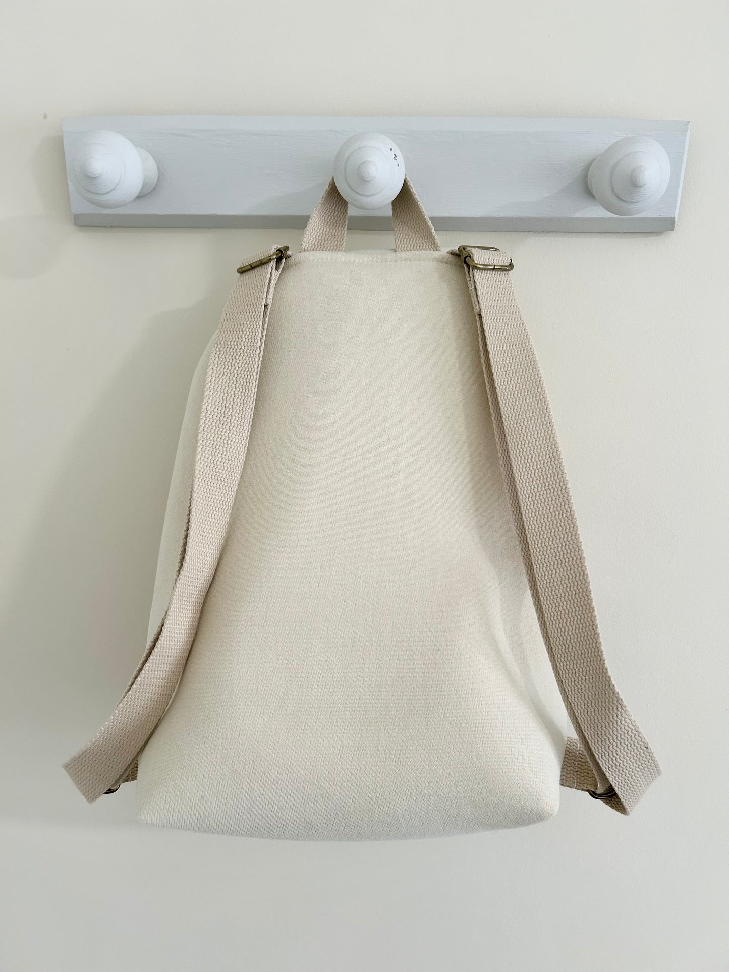 Mochila infantil Dino - beige / cuadros vichy marrón chocolate.