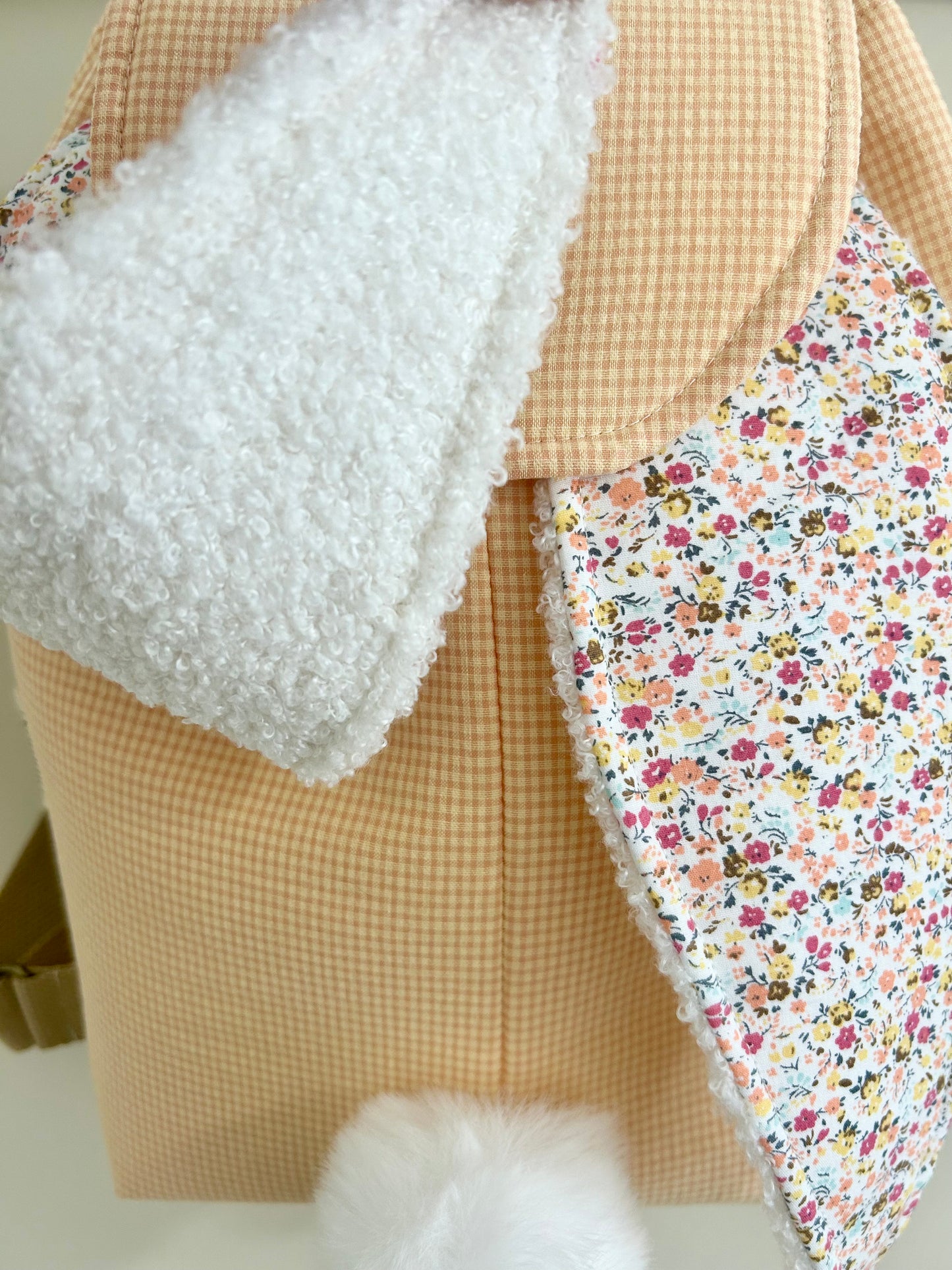 Mochila infantil conejito - Cuadros Vichy Amarillo y flores.