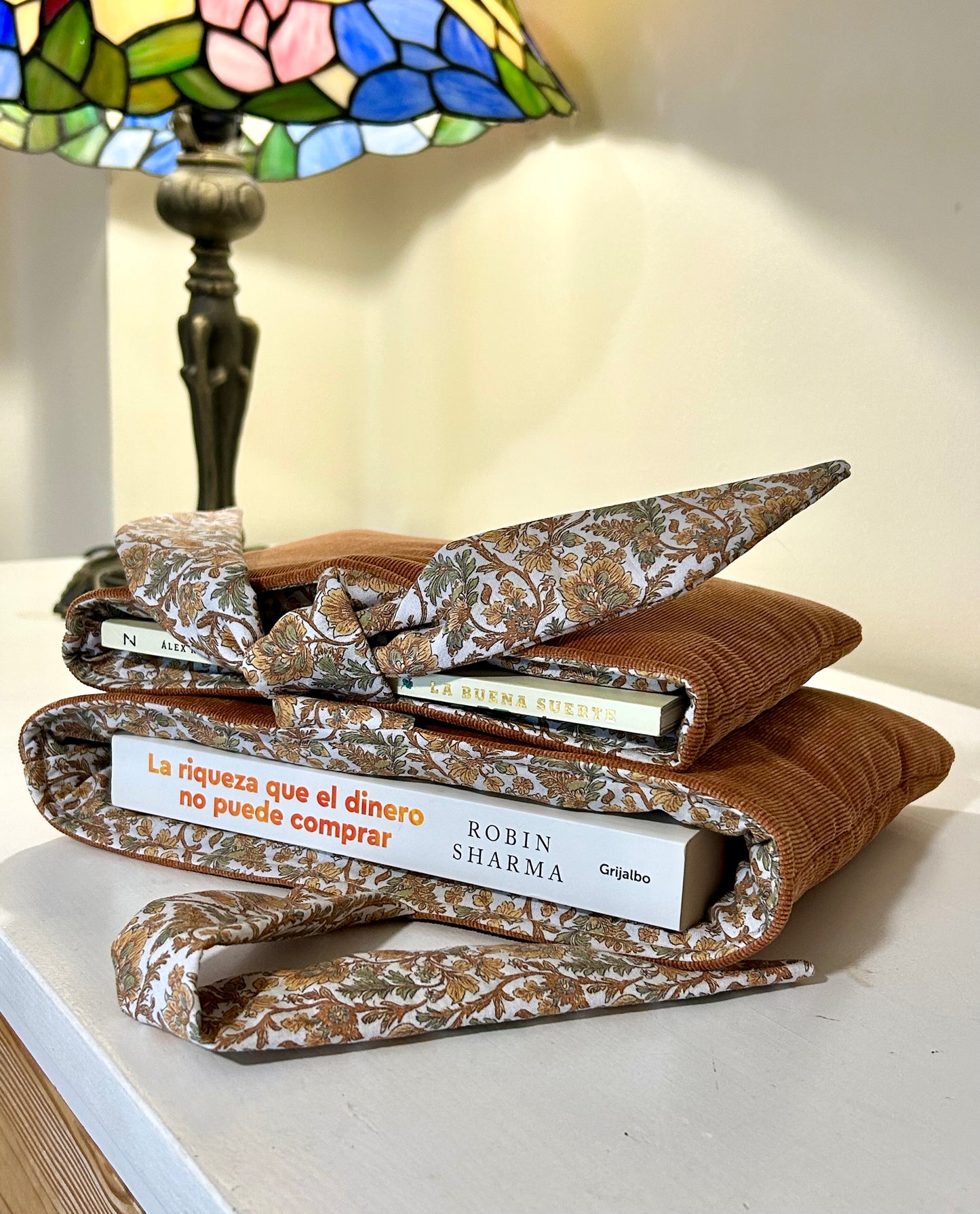 Funda para Libros, Agendas, Tablets - Micropana Camel y Flores Vintage.